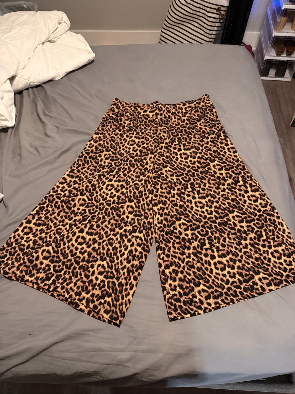 torrid Leopard Print Wide Leg Capris in Brown & Black